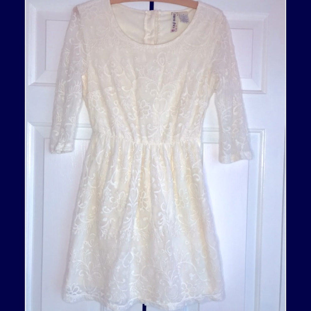 White long sleeve dress